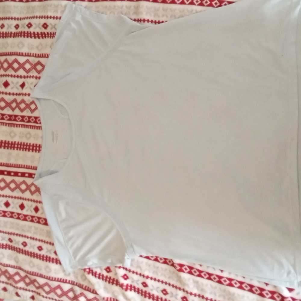 Avia Tee